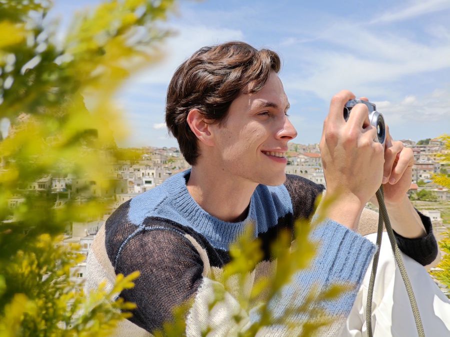 OPPO lanseaza in Romania noile modele Reno10 si Reno10 Pro, telefoanele care ridică portretele la rang de artă