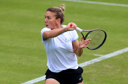 Simona Halep (31 de ani, 55 WTA) este singura jucătoare rămasă în categoria „suspendărilor provizorii”, se arată într-un articol publicat de Karen Moorhouse, șefa Agenției Internaționale pentru Integritate în Tenis.