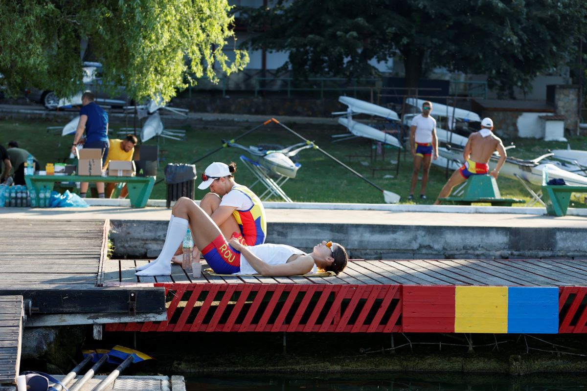 Așa arată pregătirea pentru Jocurile Olimpice » Imagini spectaculoase pe lacul Snagov: reporterii GSP, lângă bărcile care vâslesc către aur + omul invocat de toți sportivii