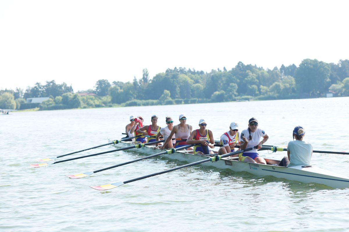 Așa arată pregătirea pentru Jocurile Olimpice » Imagini spectaculoase pe lacul Snagov: reporterii GSP, lângă bărcile care vâslesc către aur + omul invocat de toți sportivii