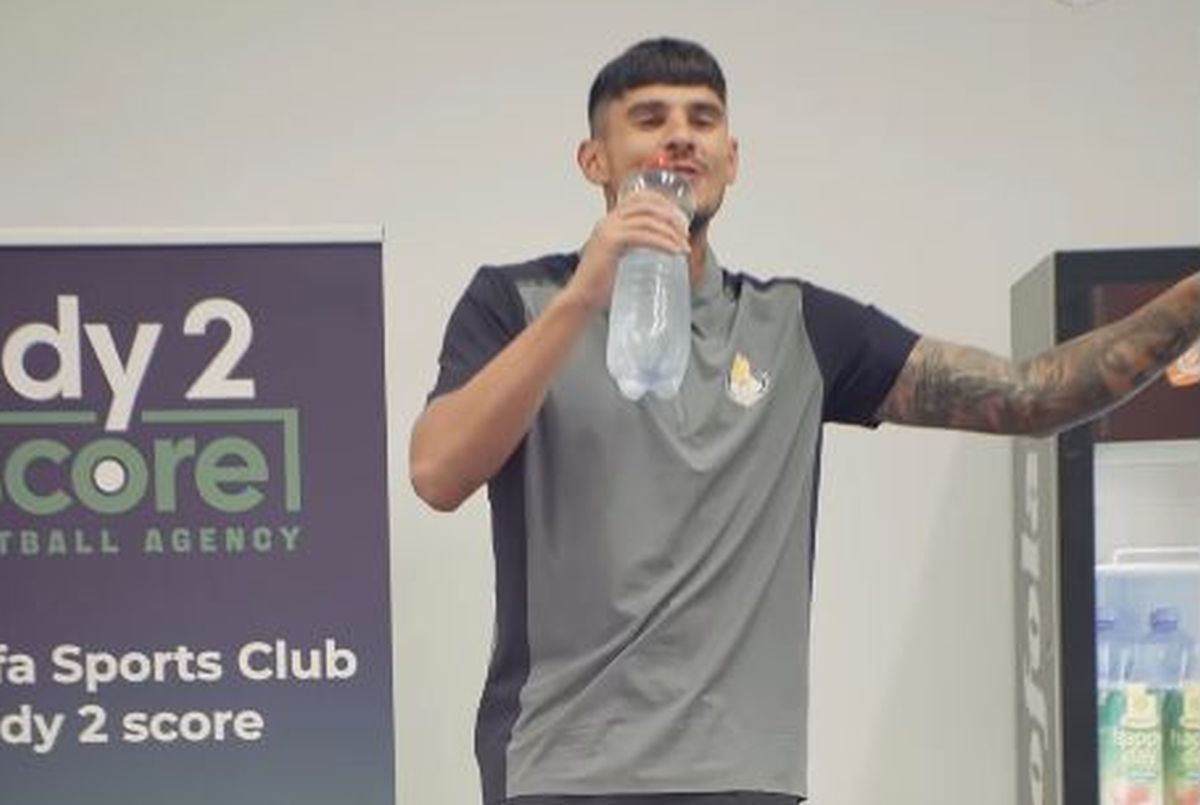 Florinel Coman a avut „botezul” la noua echipă: ce melodie le-a cântat colegilor