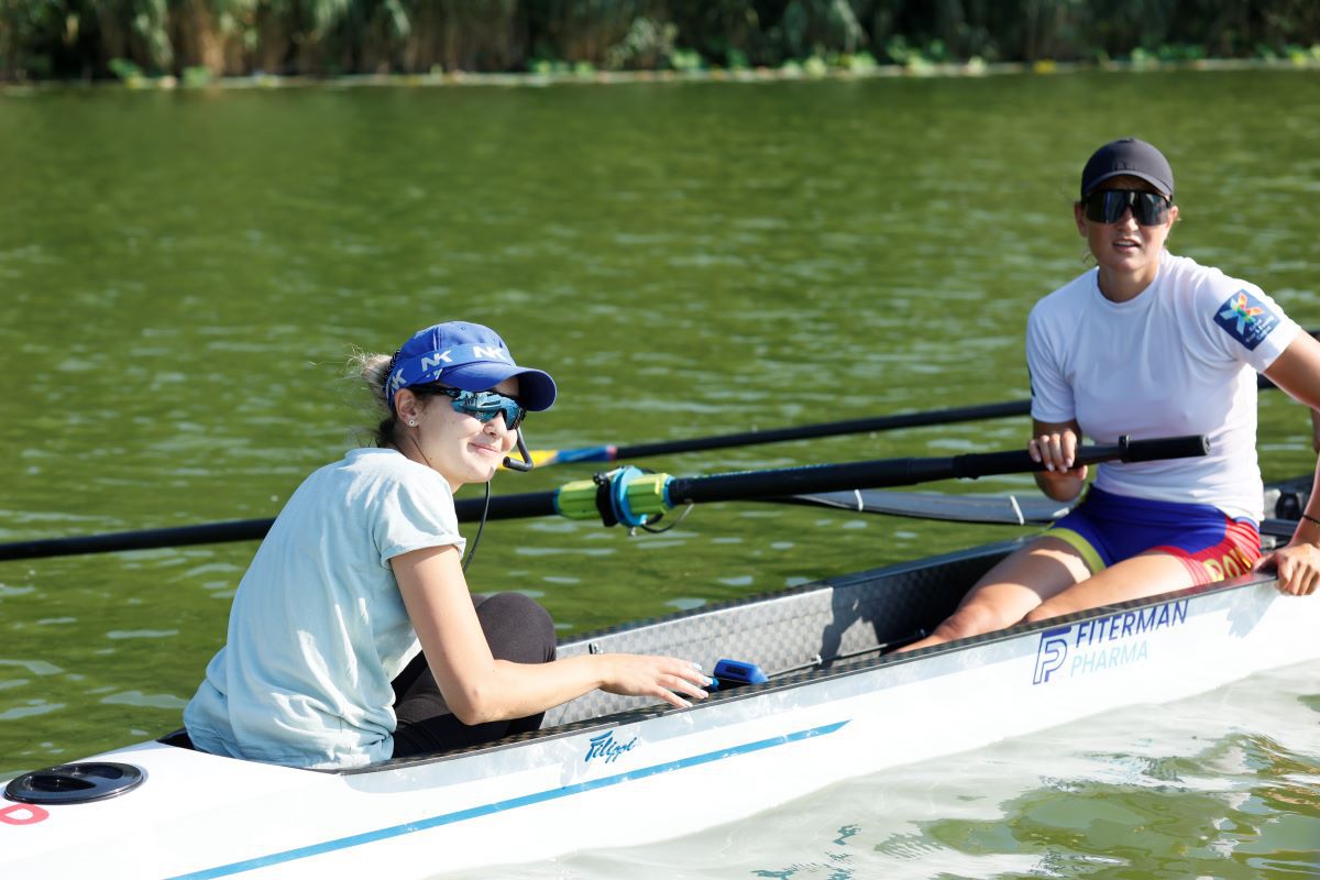 Așa arată pregătirea pentru Jocurile Olimpice » Imagini spectaculoase pe lacul Snagov: reporterii GSP, lângă bărcile care vâslesc către aur + omul invocat de toți sportivii