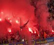 Ultrașii au aprins zeci de torțe și fumigene la Petrolul - FCSB. Foto: Andrei Crăițoiu (GSP.RO)
