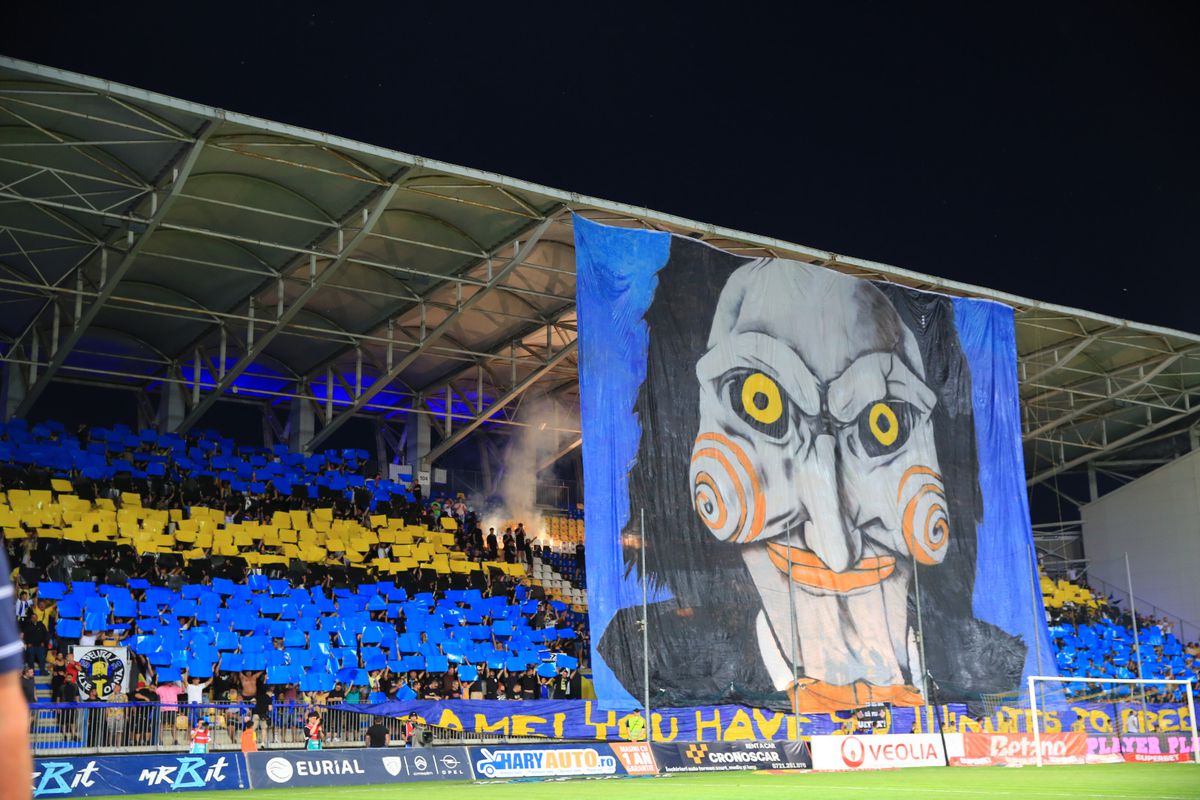 Scenografie Petrolul în meciul cu FCSB