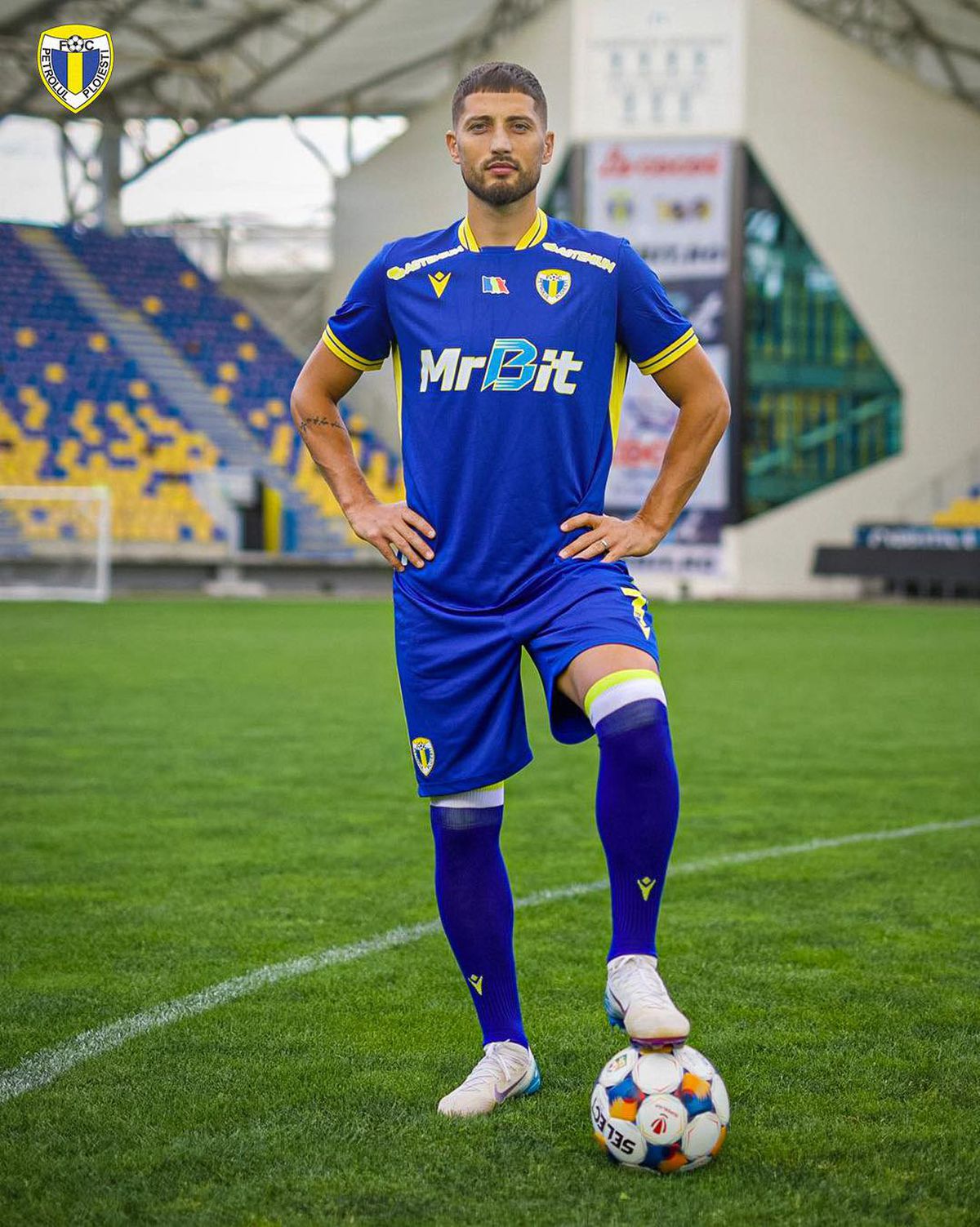 Petrolul și-a prezentat noile echipamente cu câteva ore înaintea duelului cu FCSB » Surpriza pentru fani: „Au sosit cadourile”