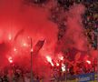 Ultrașii au aprins zeci de torțe și fumigene la Petrolul - FCSB. Foto: Andrei Crăițoiu (GSP.RO)