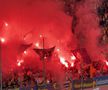 Ultrașii au aprins zeci de torțe și fumigene la Petrolul - FCSB. Foto: Andrei Crăițoiu (GSP.RO)