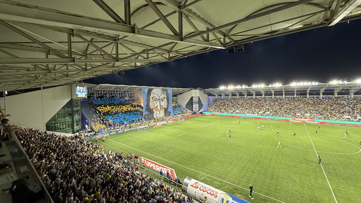 „Let's play a game!” » Scenografie spectaculoasă la Petrolul - FCSB, inspirată din filmele horror + derapaje în serie la adresa campioanei