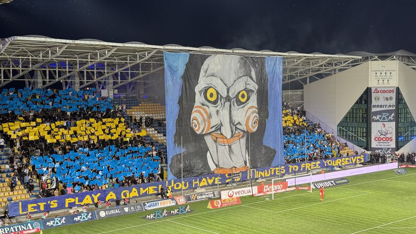 FOTO & VIDEO „Let's play a game!” » Scenografie spectaculoasă la Petrolul - FCSB, inspirată din filmele horror + derapaje în serie la adresa campioanei