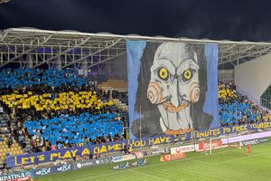 „Let's play a game!” » Scenografie spectaculoasă la Petrolul - FCSB, inspirată din filmele horror + derapaje în serie la adresa campioanei