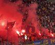 Ultrașii au aprins zeci de torțe și fumigene la Petrolul - FCSB. Foto: Andrei Crăițoiu (GSP.RO)