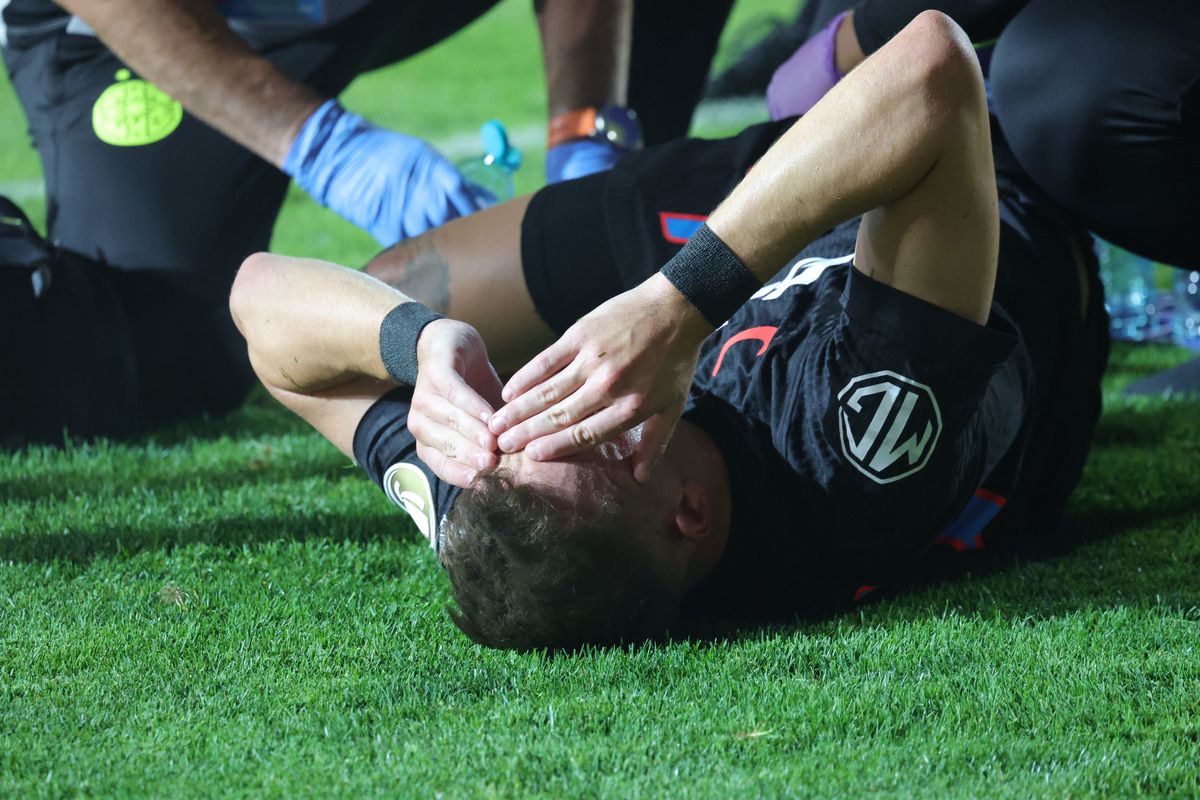 Liviu Ciobotariu a aflat în direct că i se pregătesc două transferuri de la FCSB