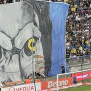 Scenografie spectaculoasă la Petrolul – FCSB, inspirată din filmele horror. FOTO: Andrei Crăițoiu (GSP.RO)