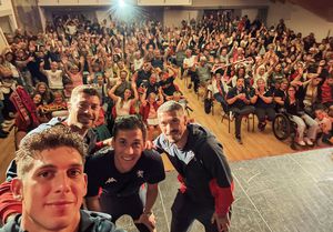 Nicolae Stanciu a urcat pe scenă la teatru » Cum i-a impresionat pe fani noul mijlocaș al lui Genoa