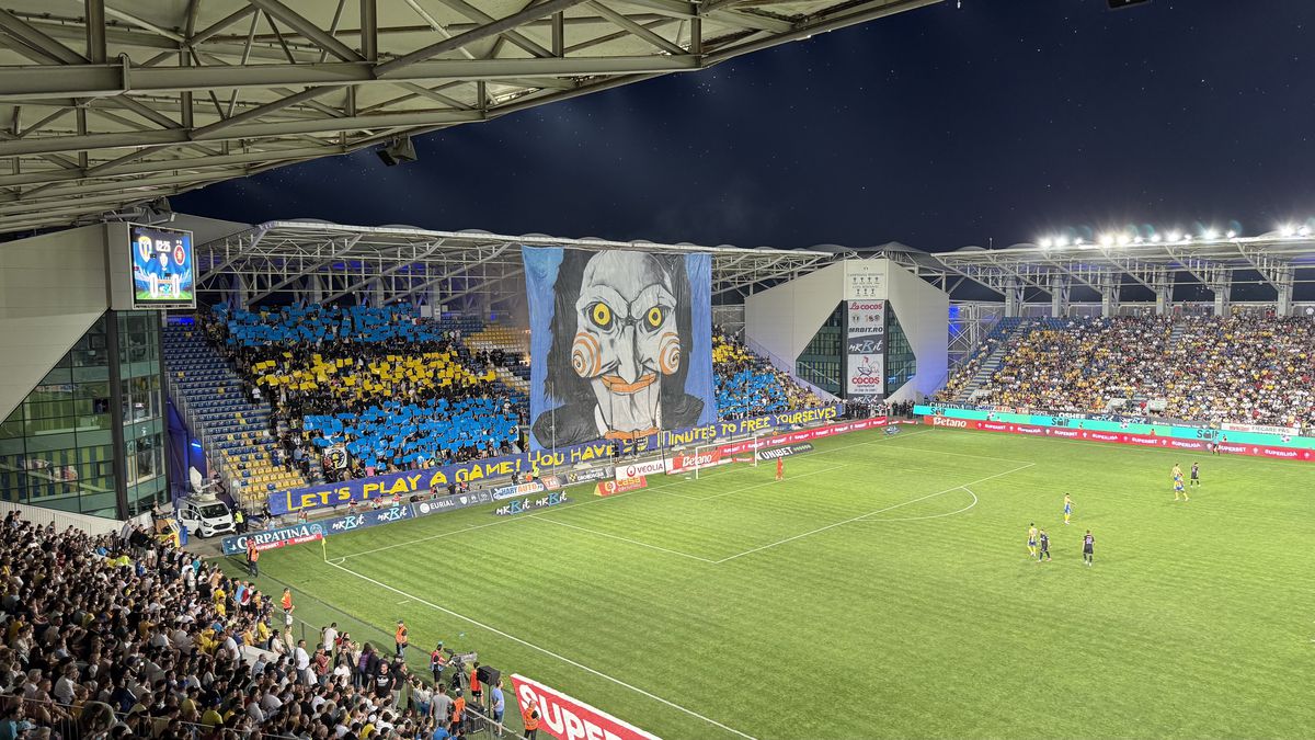 „Let's play a game!” » Scenografie spectaculoasă la Petrolul - FCSB, inspirată din filmele horror + derapaje în serie la adresa campioanei