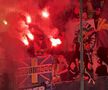 Ultrașii au aprins zeci de torțe și fumigene la Petrolul - FCSB. Foto: Andrei Crăițoiu (GSP.RO)