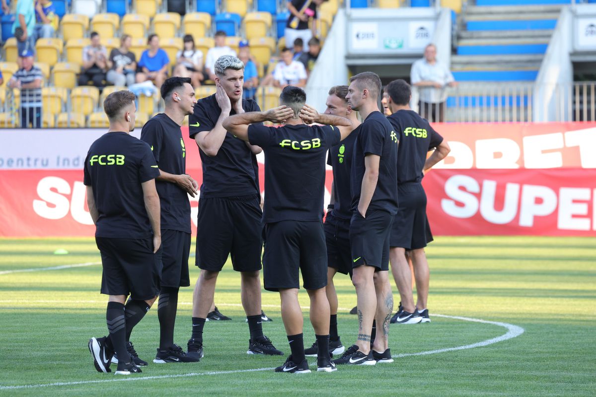 Petrolul - FCSB, înainte de meci