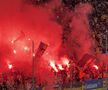 Ultrașii au aprins zeci de torțe și fumigene la Petrolul - FCSB. Foto: Andrei Crăițoiu (GSP.RO)