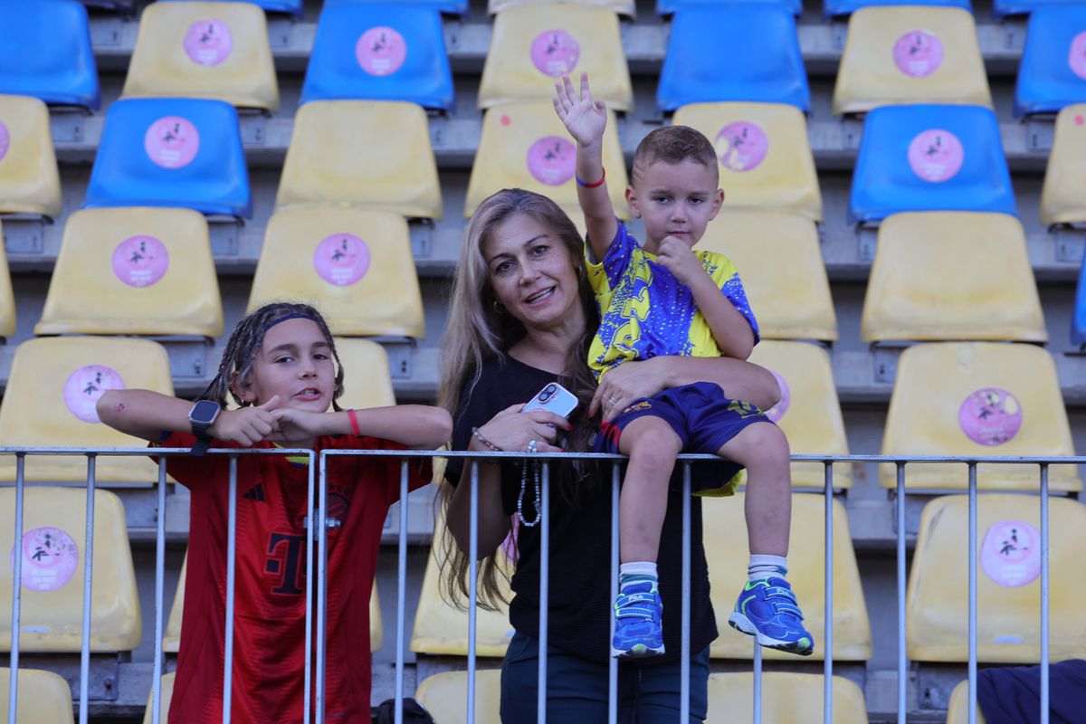 FCSB, prima victorie a sezonului în Superligă! Petrolul a irosit mai multe șanse monumentale în prima repriză