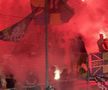 Ultrașii au aprins zeci de torțe și fumigene la Petrolul - FCSB. Foto: Andrei Crăițoiu (GSP.RO)