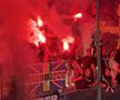 Ultrașii au aprins zeci de torțe și fumigene la Petrolul - FCSB. Foto: Andrei Crăițoiu (GSP.RO)