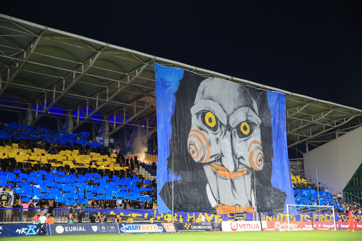 Scenografie Petrolul în meciul cu FCSB