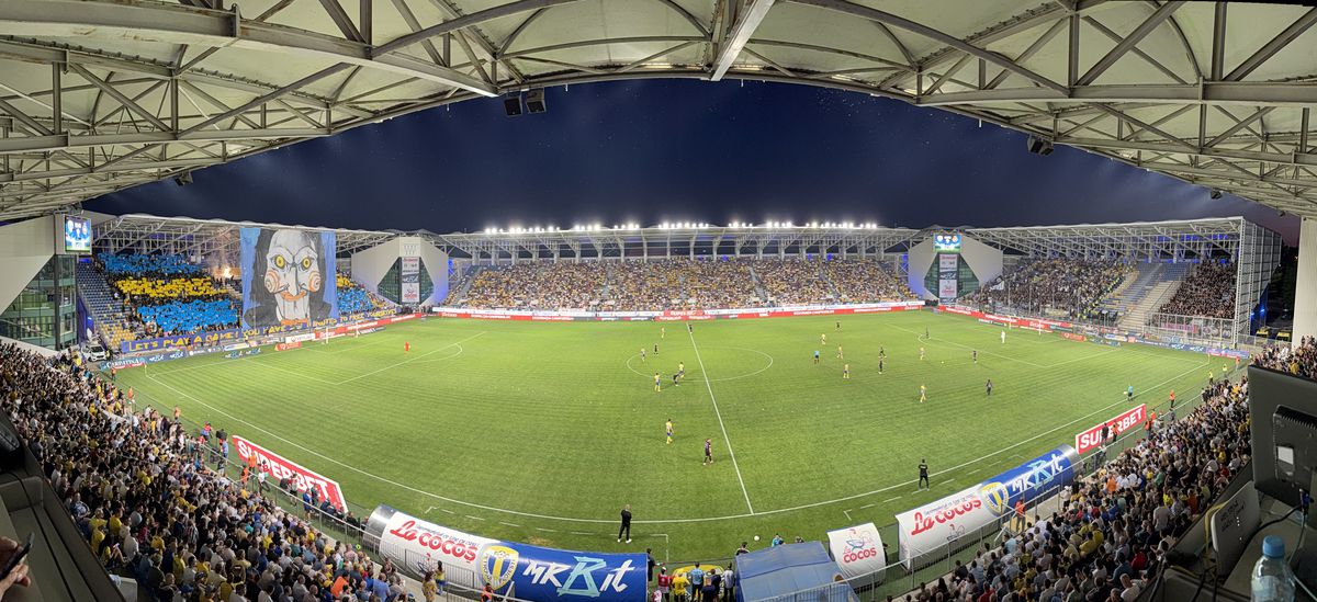 „Let's play a game!” » Scenografie spectaculoasă la Petrolul - FCSB, inspirată din filmele horror + derapaje în serie la adresa campioanei