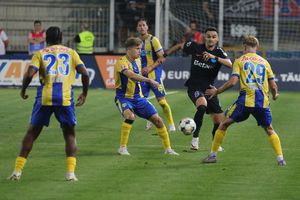 Doi fotbaliști au prelungit înțelegerile cu Petrolul