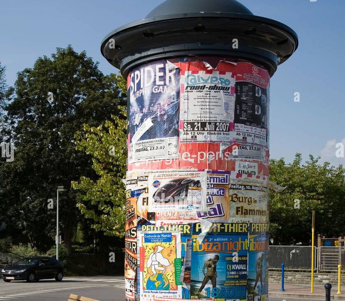 „Le-ați pus reclame și pe chiloți?” » Echipamentul echipei cu 23 de sponsori face înconjurul globului