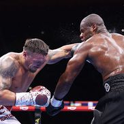 Lovitura de Ko din Usyk - Dubois