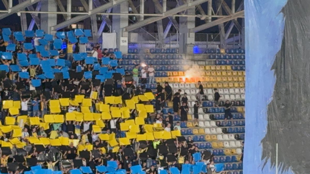 „Let's play a game!” » Scenografie spectaculoasă la Petrolul - FCSB, inspirată din filmele horror + derapaje în serie la adresa campioanei