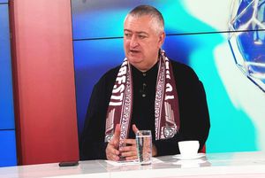Convins că l-a citit pe Dan Petrescu, a publicat analiza pe Facebook, înainte de Rapid - CFR Cluj: „Iată de ce Gâlcă nu pierde în Giulești!”
