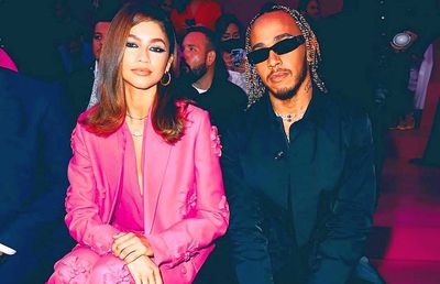 Șeful Mercedes l-a dat de gol pe Lewis Hamilton: „Mă întreabă dacă să o cucerească sau nu”