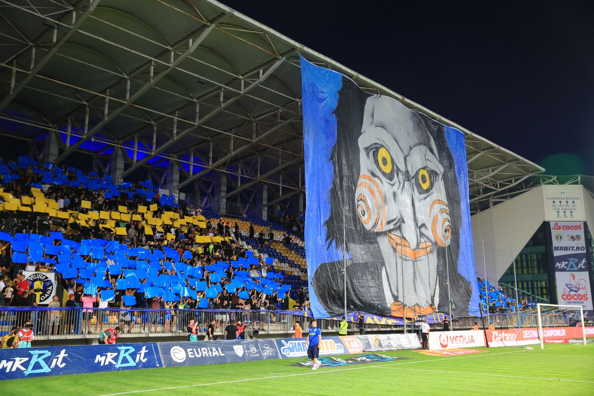 Scenografie Petrolul în meciul cu FCSB