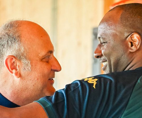 Patronul Dan Șucu, tete-a-tete cu antrenorul său de la Genoa, Patrick Vieira