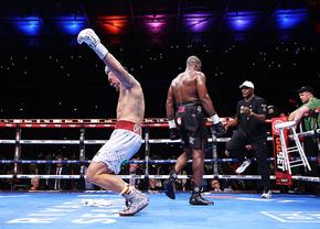 FENOMENAL! Oleksandr Usyk - Daniel Dubois s-a încheiat cu un KO în runda cu numărul 5