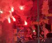 Ultrașii au aprins zeci de torțe și fumigene la Petrolul - FCSB. Foto: Andrei Crăițoiu (GSP.RO)