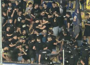 Scandal în toată regula la Petrolul - FCSB » Jandarmeria a fost nevoită să intervină: luat pe sus și scos din stadion