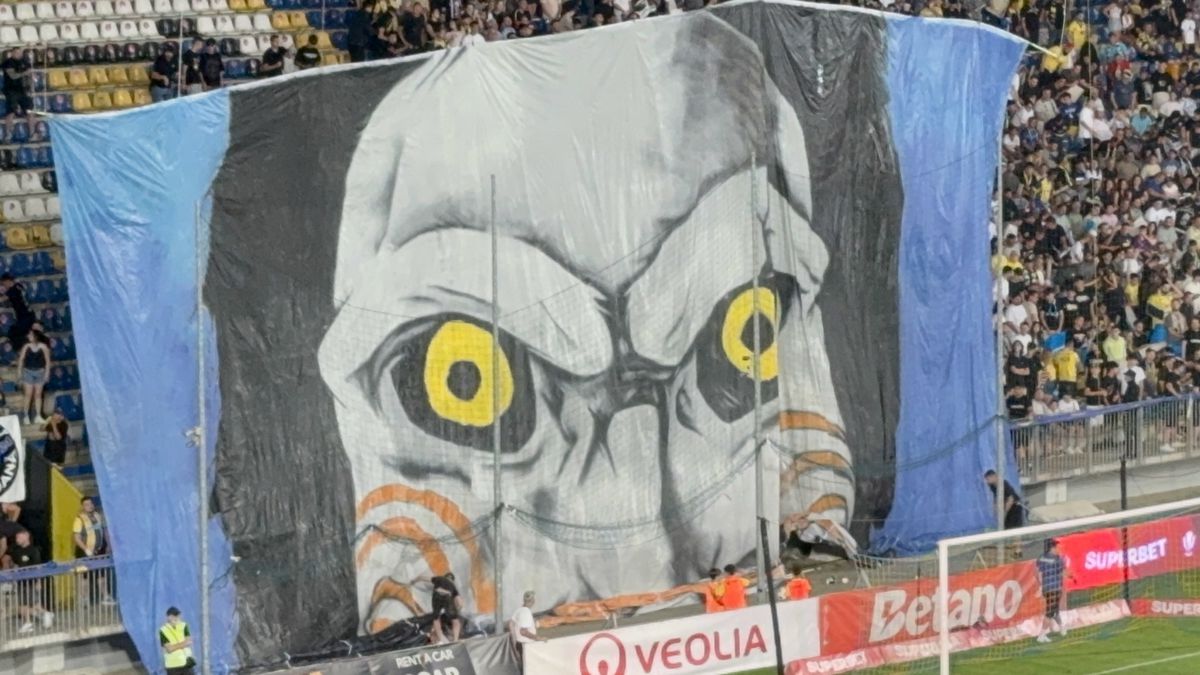 Scenografie Petrolul în meciul cu FCSB