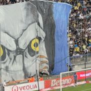 Scenografie spectaculoasă la Petrolul – FCSB, inspirată din filmele horror. FOTO: Andrei Crăițoiu (GSP.RO)