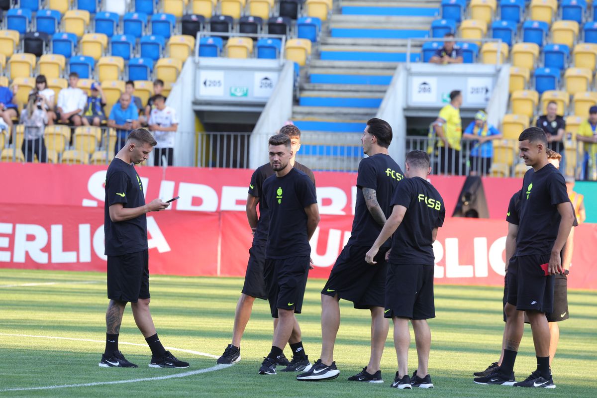 Petrolul - FCSB, înainte de meci