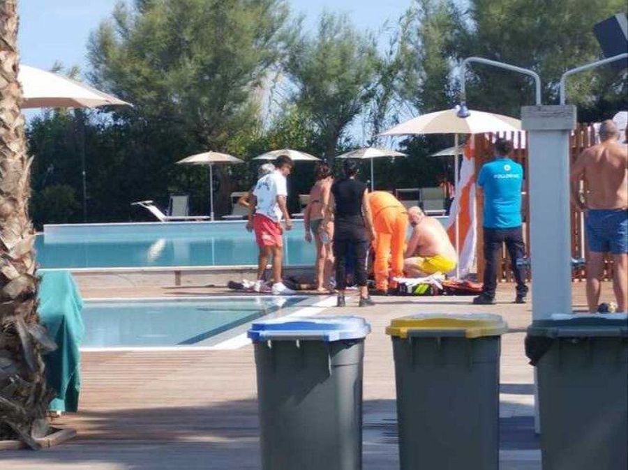 Imagini de la piscina lângă care s-a prăbușit Felix Baumgartner cu parapanta motorizată Nu un stop cardiac a fost cauza morții lui Felix Baumgartner! » Expertiza tehnică dezvăluie detalii incredibile