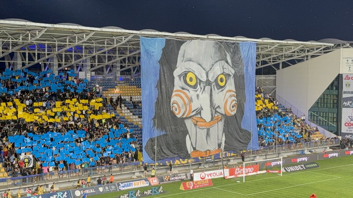 „Let's play a game!” » Scenografie spectaculoasă la Petrolul - FCSB, inspirată din filmele horror + derapaje în serie la adresa campioanei