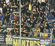 Scandal în toată regula la Petrolul - FCSB » Jandarmeria a fost nevoită să intervină: luat pe sus și scos din stadion