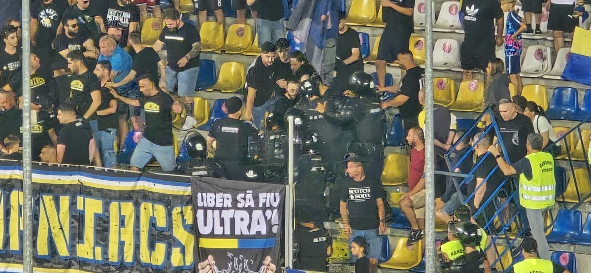 Scandal în toată regula la Petrolul - FCSB » Jandarmeria a fost nevoită să intervină: luat pe sus și scos din stadion