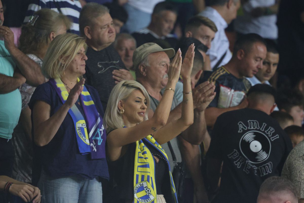 Soția fotbalistului care a furat toate privirile la Petrolul - FCSB: cum a fost surprinsă în tribunele arenei „Ilie Oană”