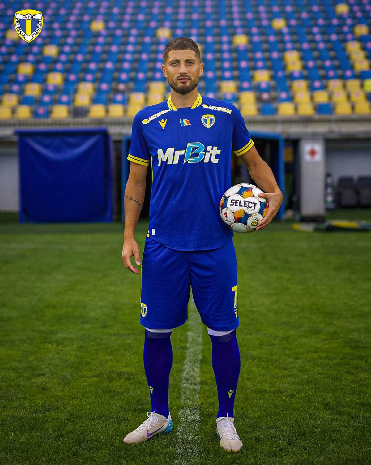 Petrolul și-a prezentat noile echipamente cu câteva ore înaintea duelului cu FCSB » Surpriza pentru fani: „Au sosit cadourile”