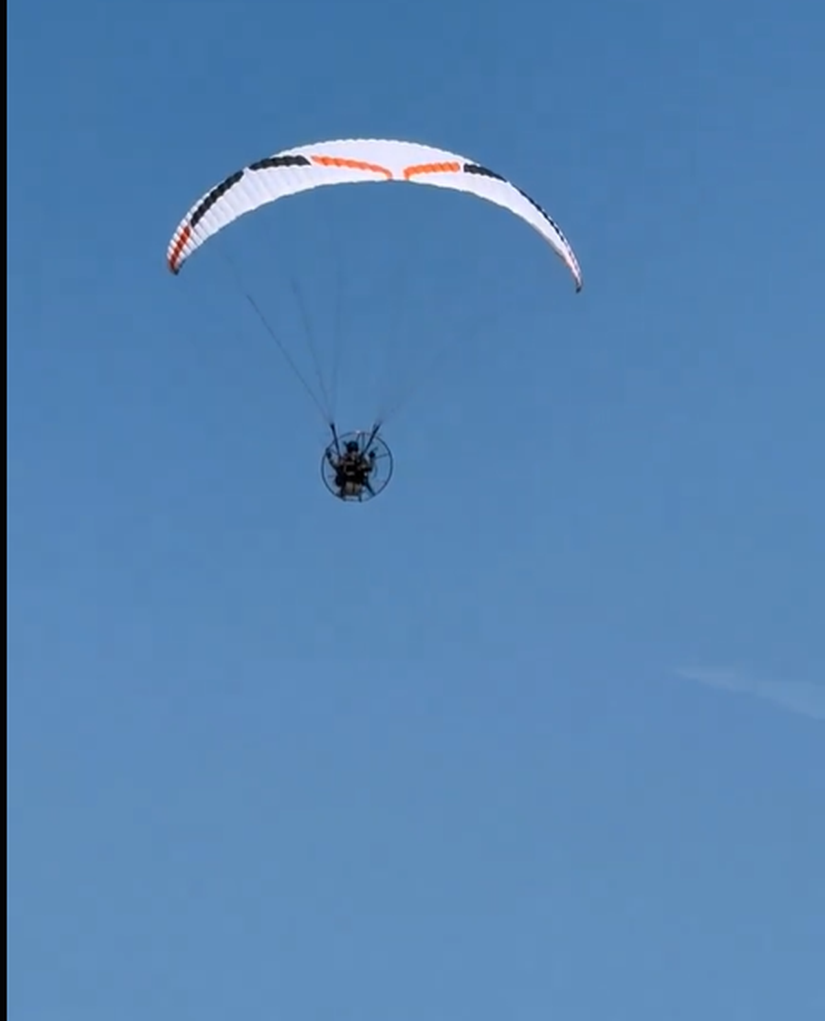 Omul care i-a oferit primul ajutor lui Felix Baumgartner a povestit momentul tragic: „S-a prăbuşit ca o rachetă între două piscine”