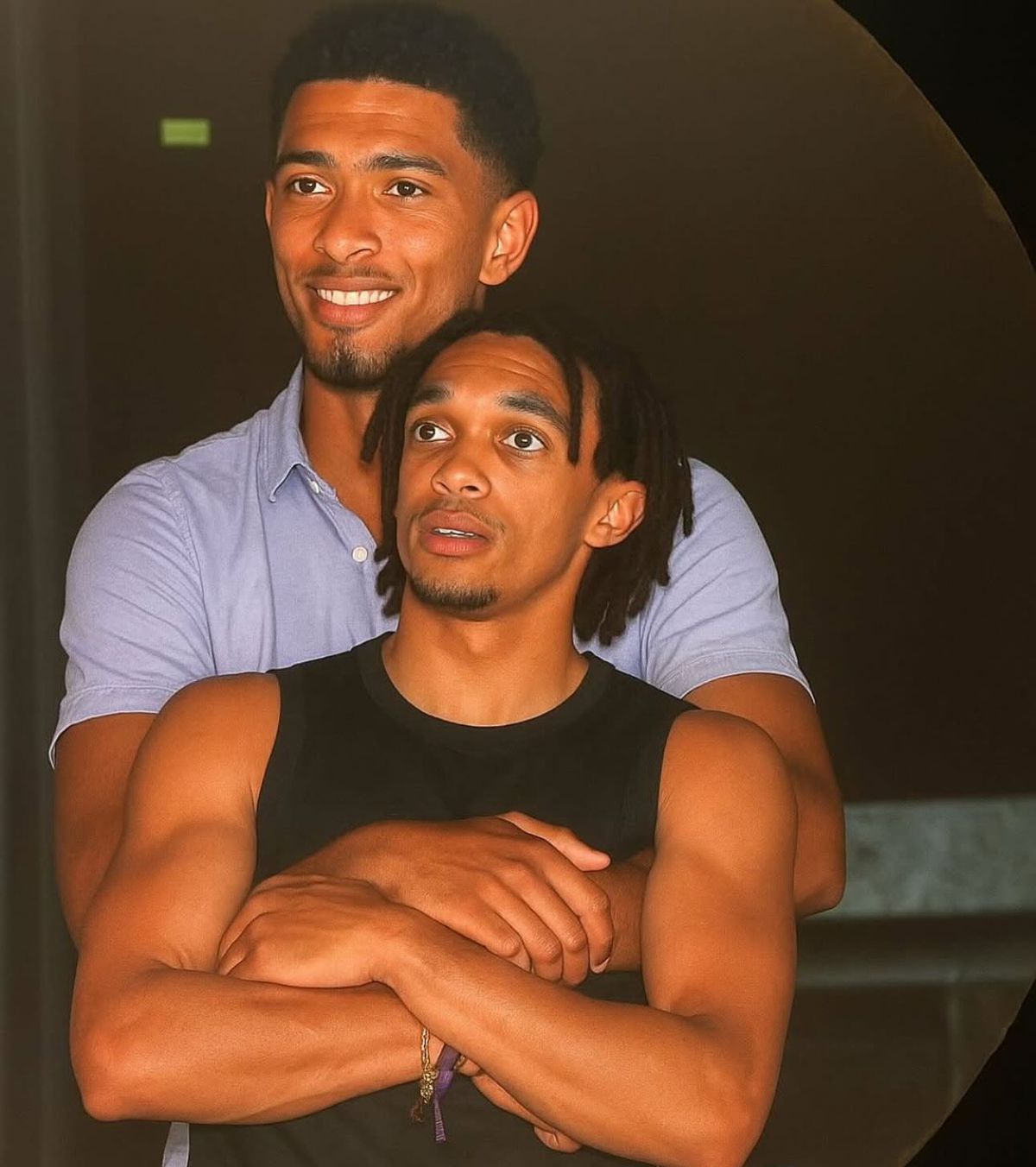 Cele mai tari meme-uri născute de scandalul amoros de la Coldplay: în brațele cui stă Leo Messi?!