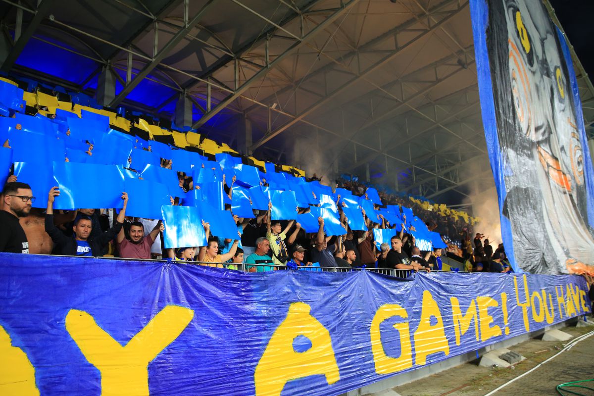 „Let's play a game!” » Scenografie spectaculoasă la Petrolul - FCSB, inspirată din filmele horror + derapaje în serie la adresa campioanei